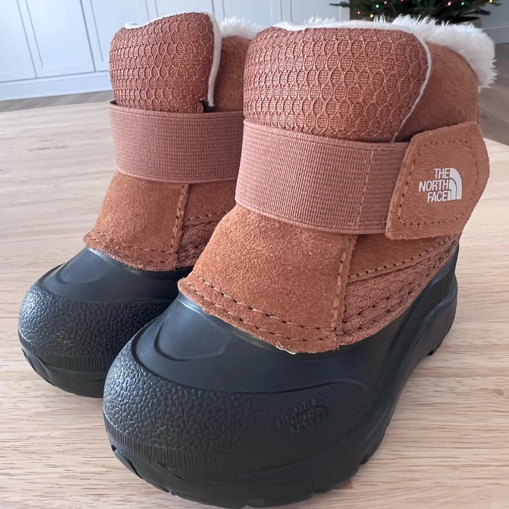 The North Face Toddler Brown and Black Winter Snow Boots - Size 6 - Picture 2 of 5